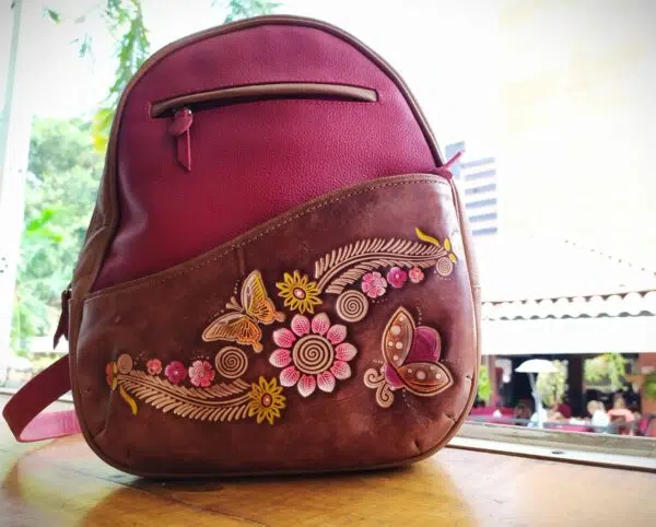 Morral en Cuero con bordados